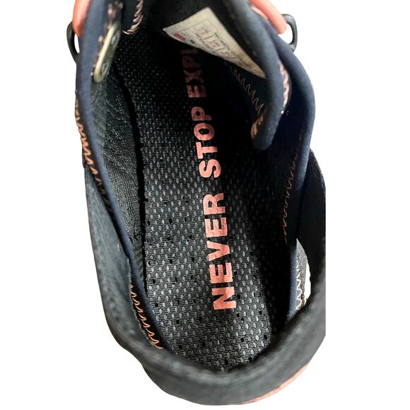 The North Face Litewave Amphibious II Women's Running Shoes 7.5 Black Pink - Picture 4 of 9